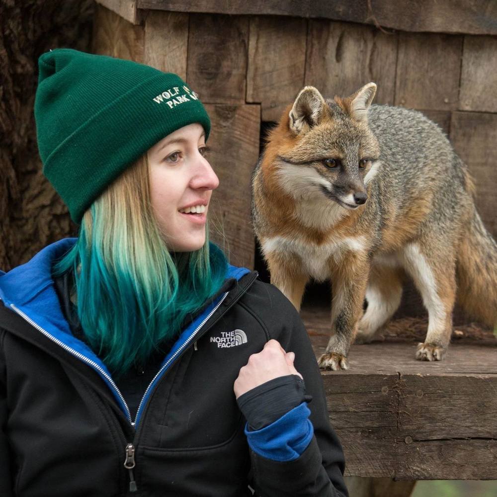 Meet your Posher, Caitlin